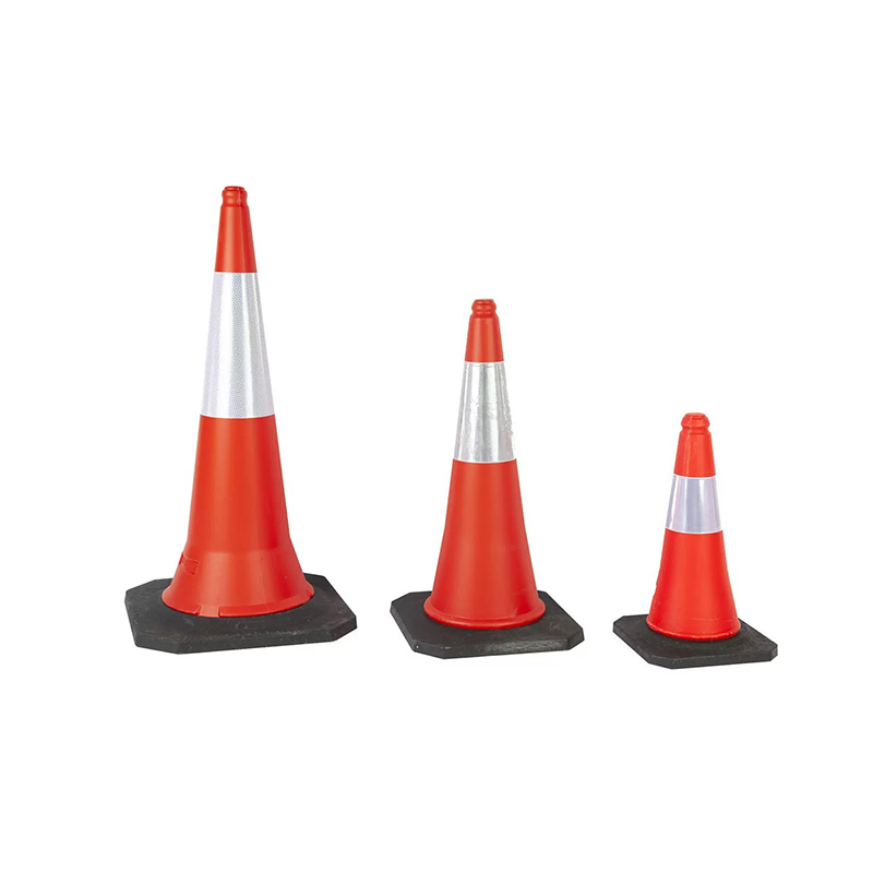 Kraftig plastik trafikkegle med gummibase
